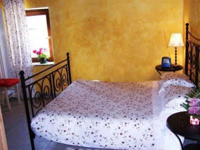 B&B La Casuccia Di Assisi Luaran gambar